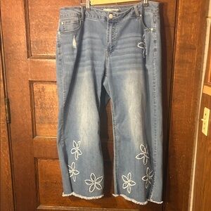 Cato Blue Floral Embroidered Cropped Jeans 16W